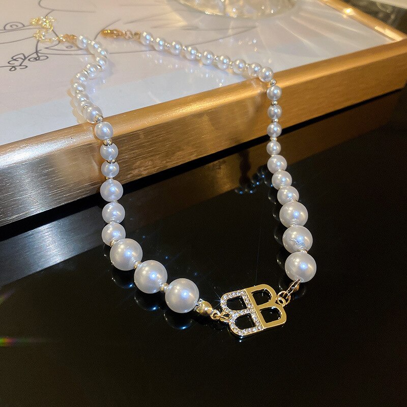 Pearl inlaid diamond letter necklace south korean sense simple round bead chain necklace: Default Title