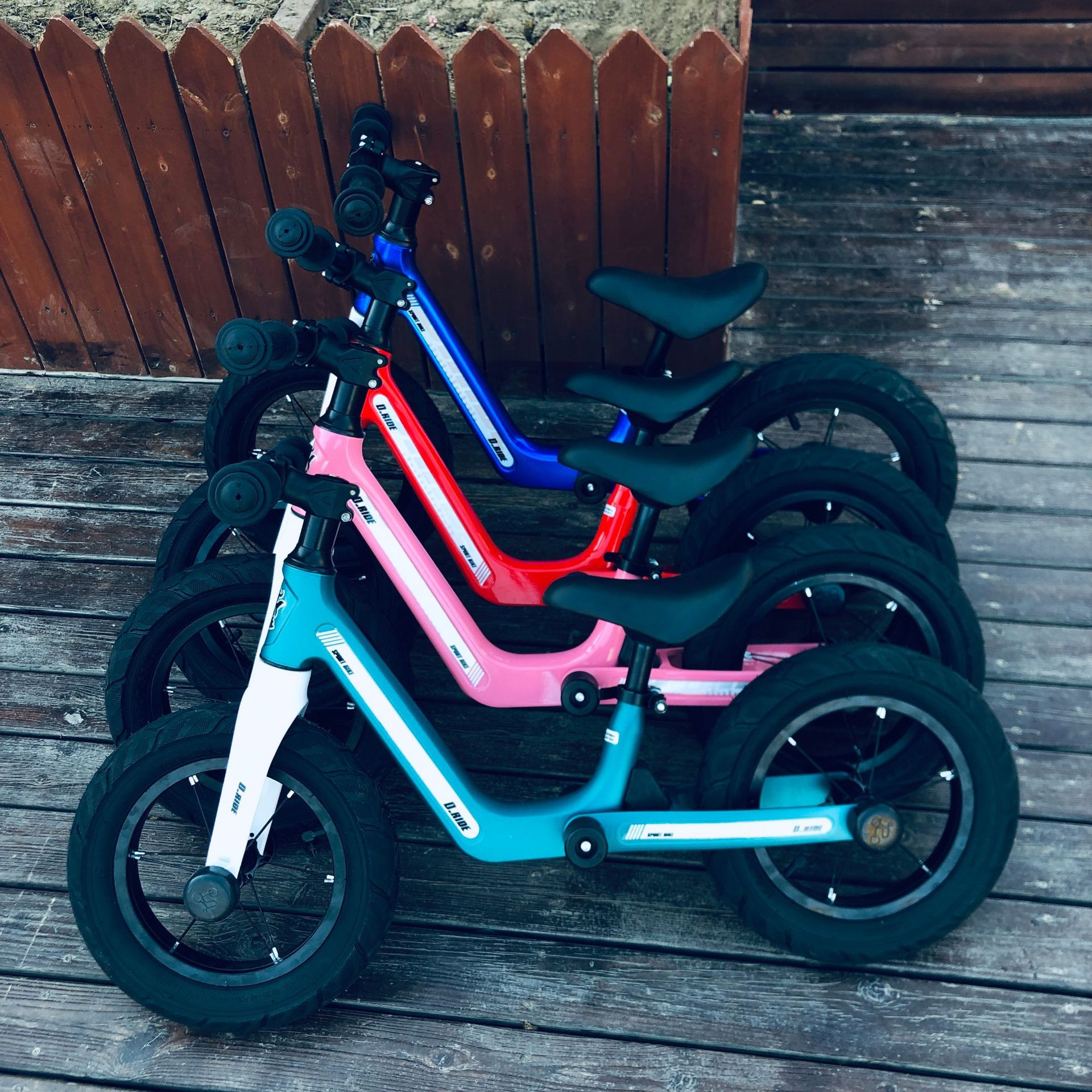Outdoor Kinderen Scooter Balance Bike Magnesiumlegering Geen Pedaal 12 Inch Twee Wielen Scooter Opblaasbare Wielen
