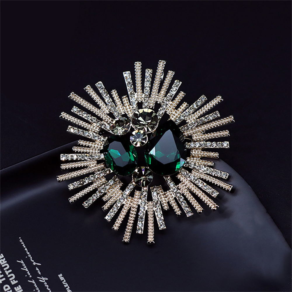 Nuevos broches brillantes de flores de sol para mujer, broche de lujo con perlas grandes y diamantes de imitación, alfileres, joyería, accesorios para traje, de boda: Plata antigua plateada