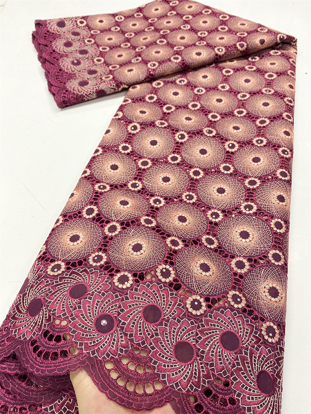 Tecidos de renda de algodão de cetim africano 2025 tecido de renda voile suíço de alta qualidade com pedras tecido de renda nigeriana para vestido