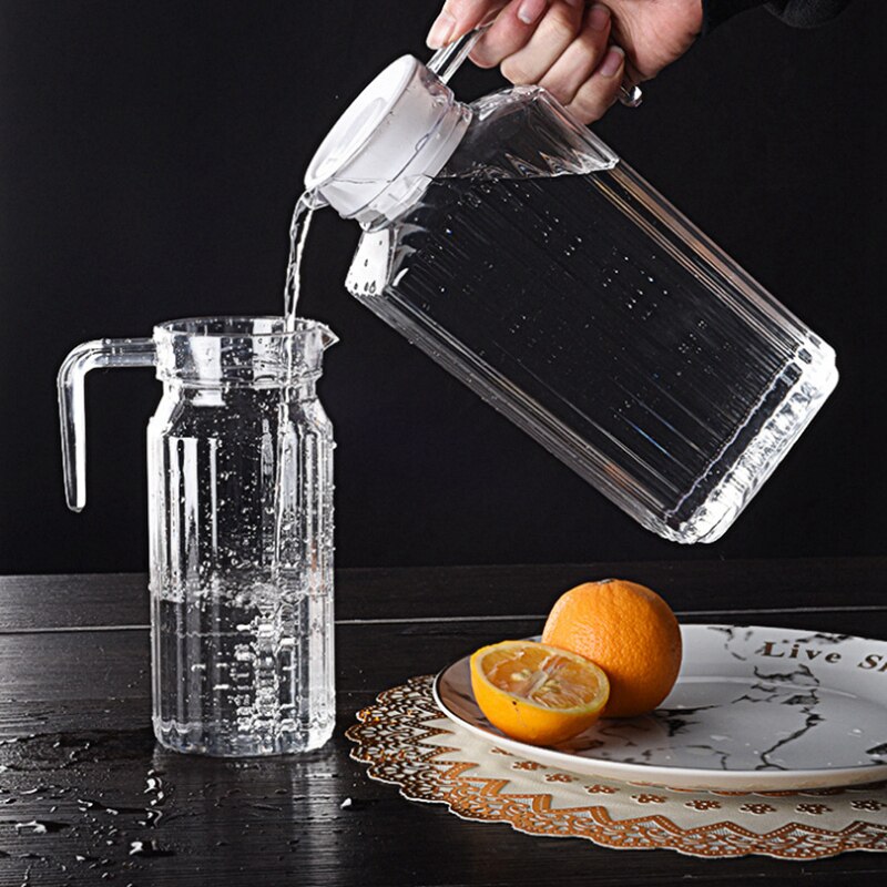 Pot à jus rayé en plastique 2L pour cruches de ménage canette de boisson froide avec couvercle