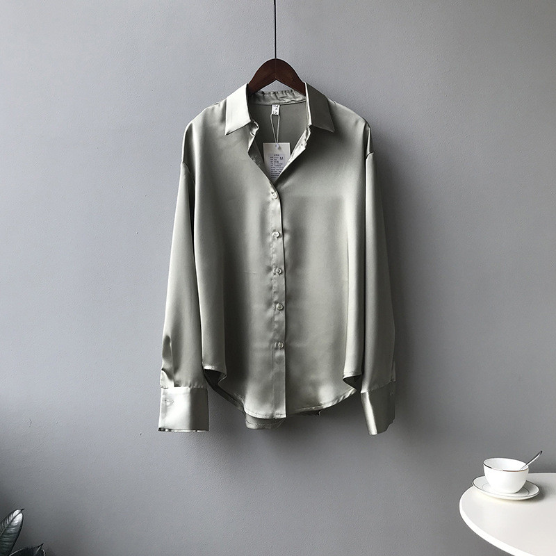 Crriflz forår kvinder lange ærmer satin bluse vintage femme v-hals street skjorter imiteret silke bluse: Grøn / L
