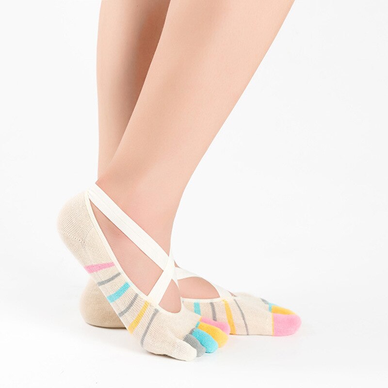 Casual kvinder pilates tæer sokker skridsikre fitness dans silikone sokker bandage ballet kontrast farve fem fingre båd sokker: Beige
