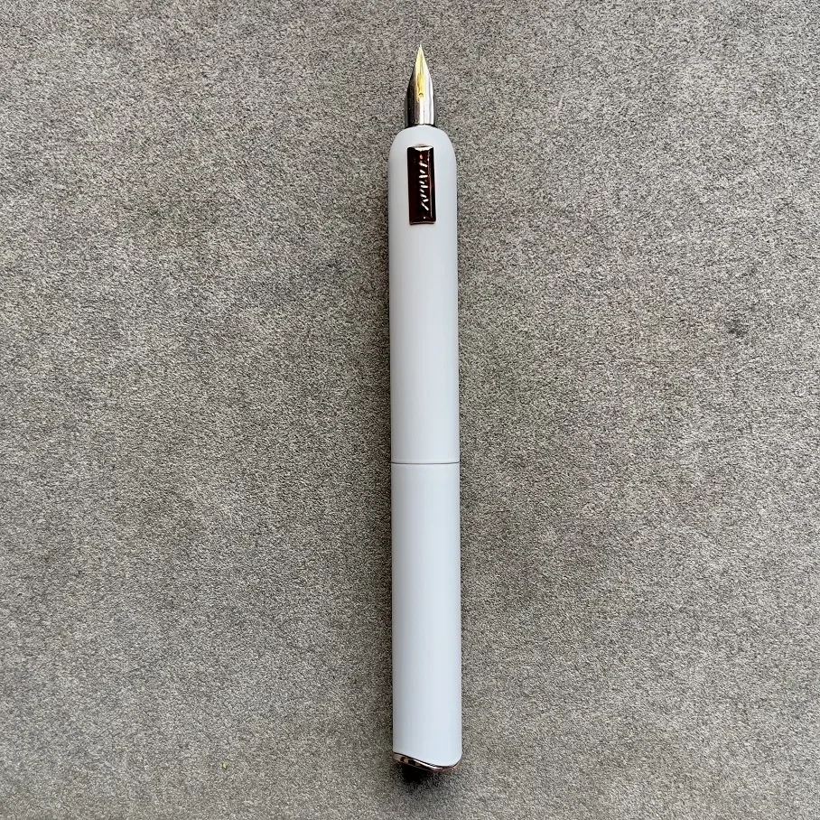 LM Red Dot Award Dialog Focus CC stylo plume noir titane 14K or pointe plume encre stylos rétractables: YELLOW