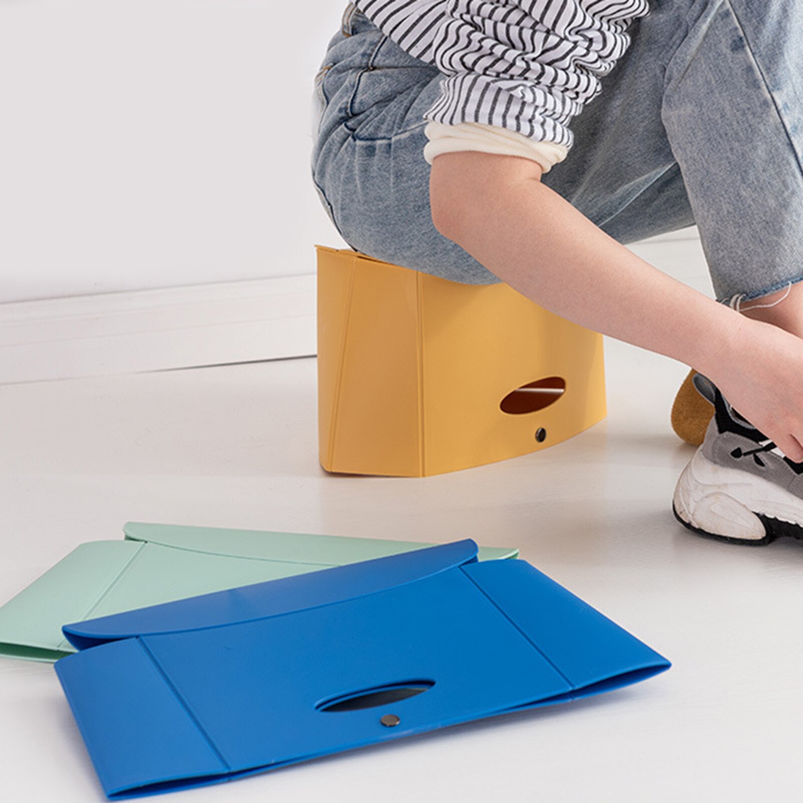 Plastic Folding Step Stool Home Train Outdoor Fishing Portable Stool Ultra Light Mini Camping Chair Bathroom Low Stool