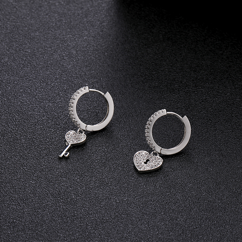 SIPENGJEL kubisch Zirkon sperren Schlüssel Charme Schlenker Ohrringe zierlich Minimalistischen Einfache Band Ohrringe Für Frauen Schmuck: Silber-