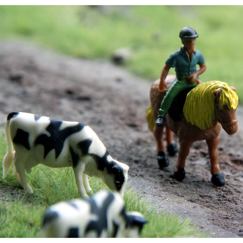 Scale 1:64 Riding Miniature Horse People With Cows For Architectural Farm Working Man Railway Layout Landscape