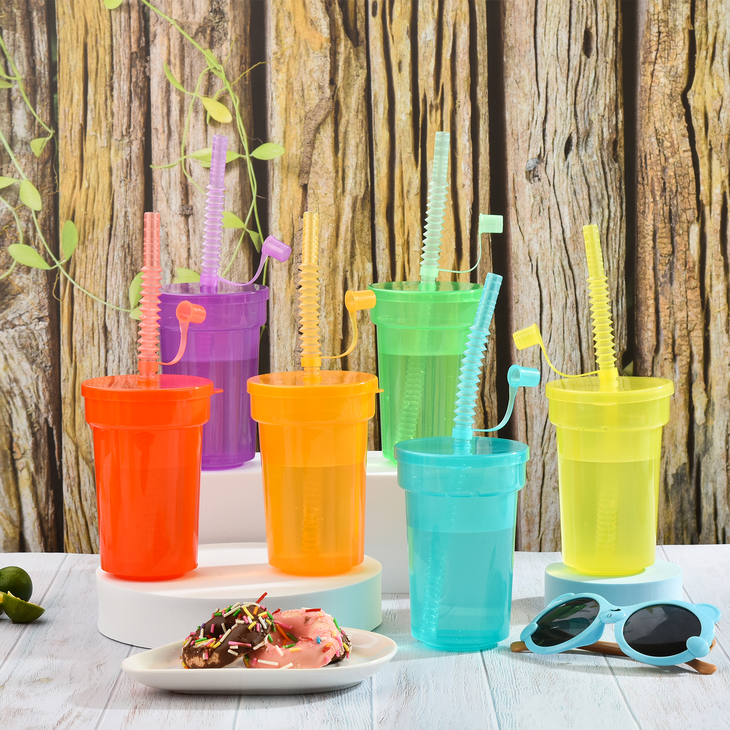 Tazas Sipper de neón: tazas coloridas y a prueba de derrames con tapas y pajitas, ideales para eventos escolares, fiestas temáticas y fiestas de cumpleaños