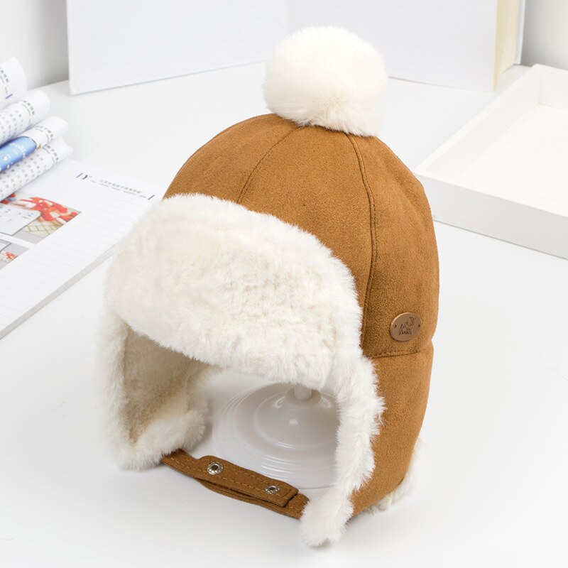 Suede Oorbeschermers Baby Hoed Bont Pompom Baby Jongen Meisje Beanie Leuke Verdikking Warm Pluche Cap Kinderen Hoeden: khaki
