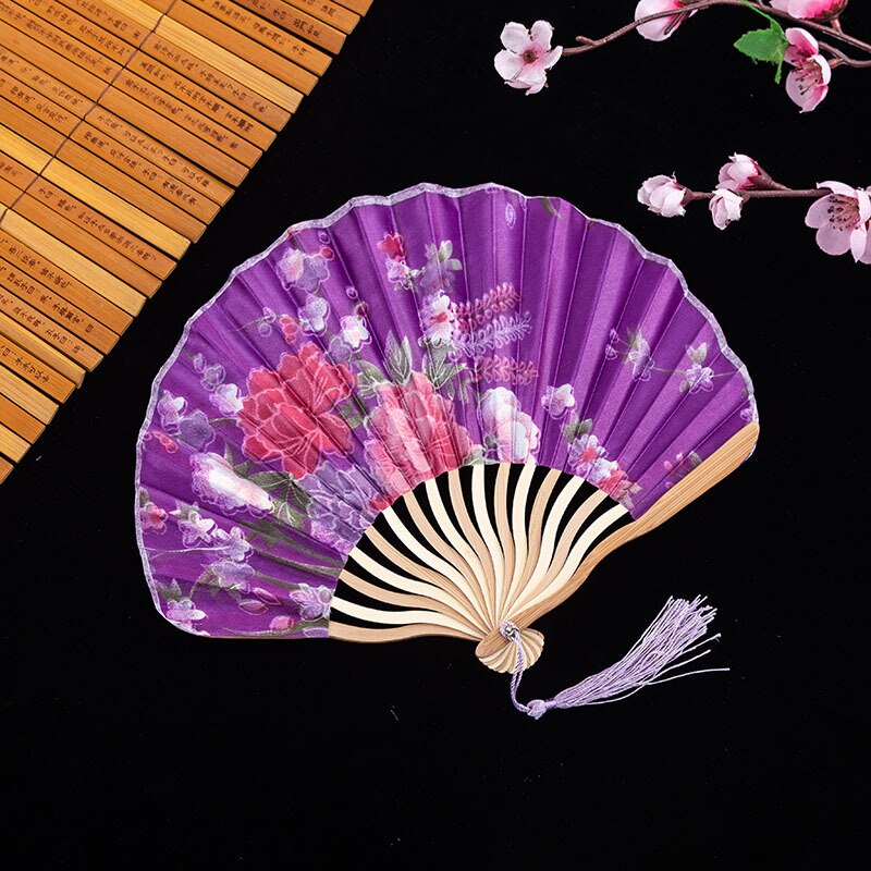 1Pcs Retro Vouwen Zijde Fan Chinese Japanse Stijl Decoratieve Vrouwen Vrouwelijke Pocket Bamboe Handvat Fan Dance Hand Decoratie Fan: Purple