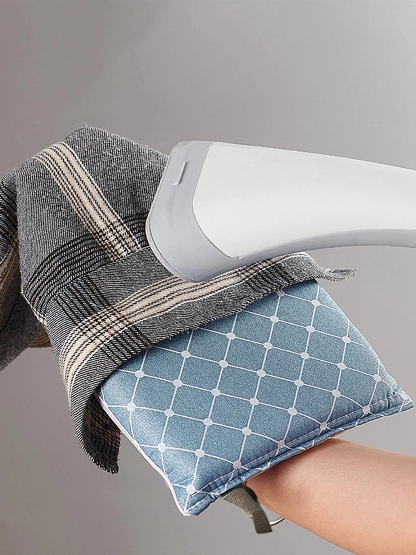 Hand-Held Mini Ironing Board Steam Ironing Iron Household Thermal Insulation Sponge Small Folding Portable Iron Table Rack