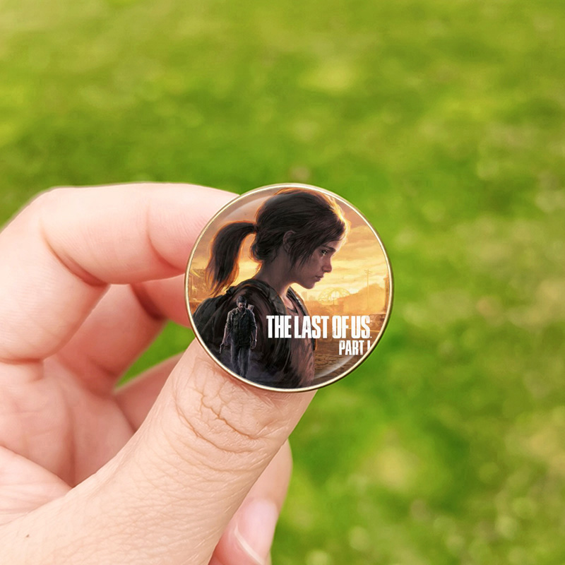 Viimeinen  us 2 rintaneulasta ellie-hahmo siivet raketti avaruusalus rintaneulat miehille naisille fanit cosplay reppu lasiset rintaneulat