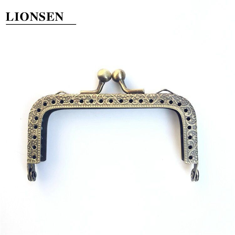 LIONSEN 8.5 centimetri piazza del Metallo Maniglia Della Borsa di cornice per il Sacchetto di Frizione Della Borsa di Accessori Che Fanno Bacio Catenaccio di Blocco Bronzo Antico pistola balck: Bronzo