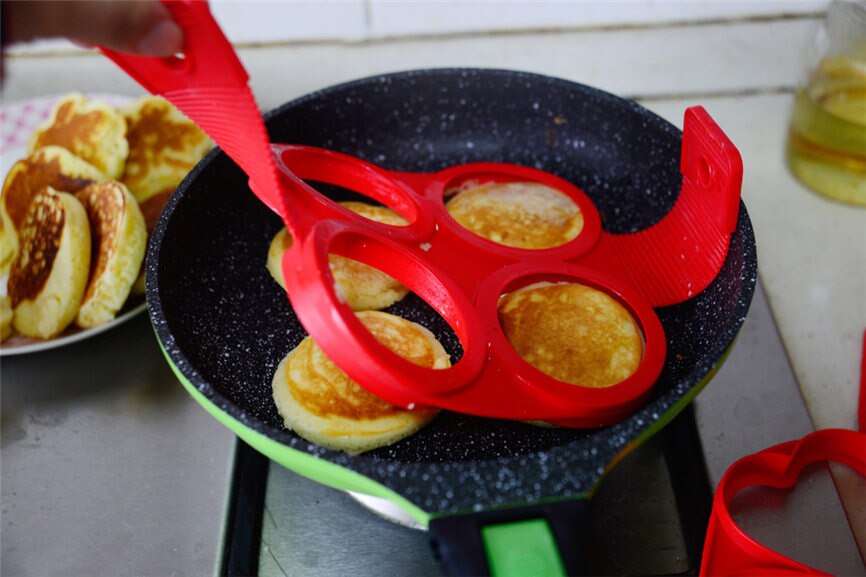 1 x Pancake Maker Product Fantastic Fast & Easy Way to Make Perfect Cooking Tool 35*16*1.5cm Aug#1