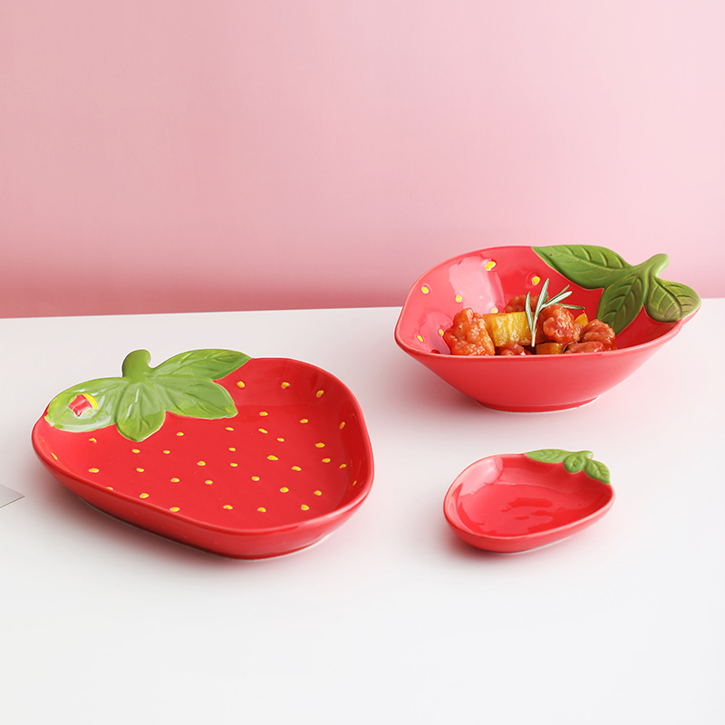 Cartoon Strawberry Shaped Ceramic Sauce Dish Tableware Fruit Sushi Dessert Cake Plates High Aesthetic Breakfast Dishes