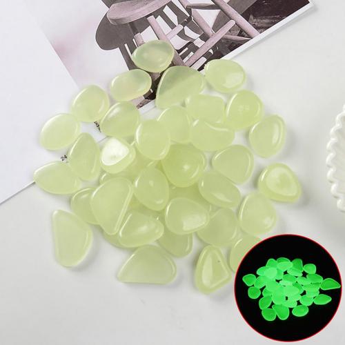 200Pcs Glow Rocks Geometric Shape Glow in Dark Multi-Color Flower Pots Color Stones for Walkways: Primary Color