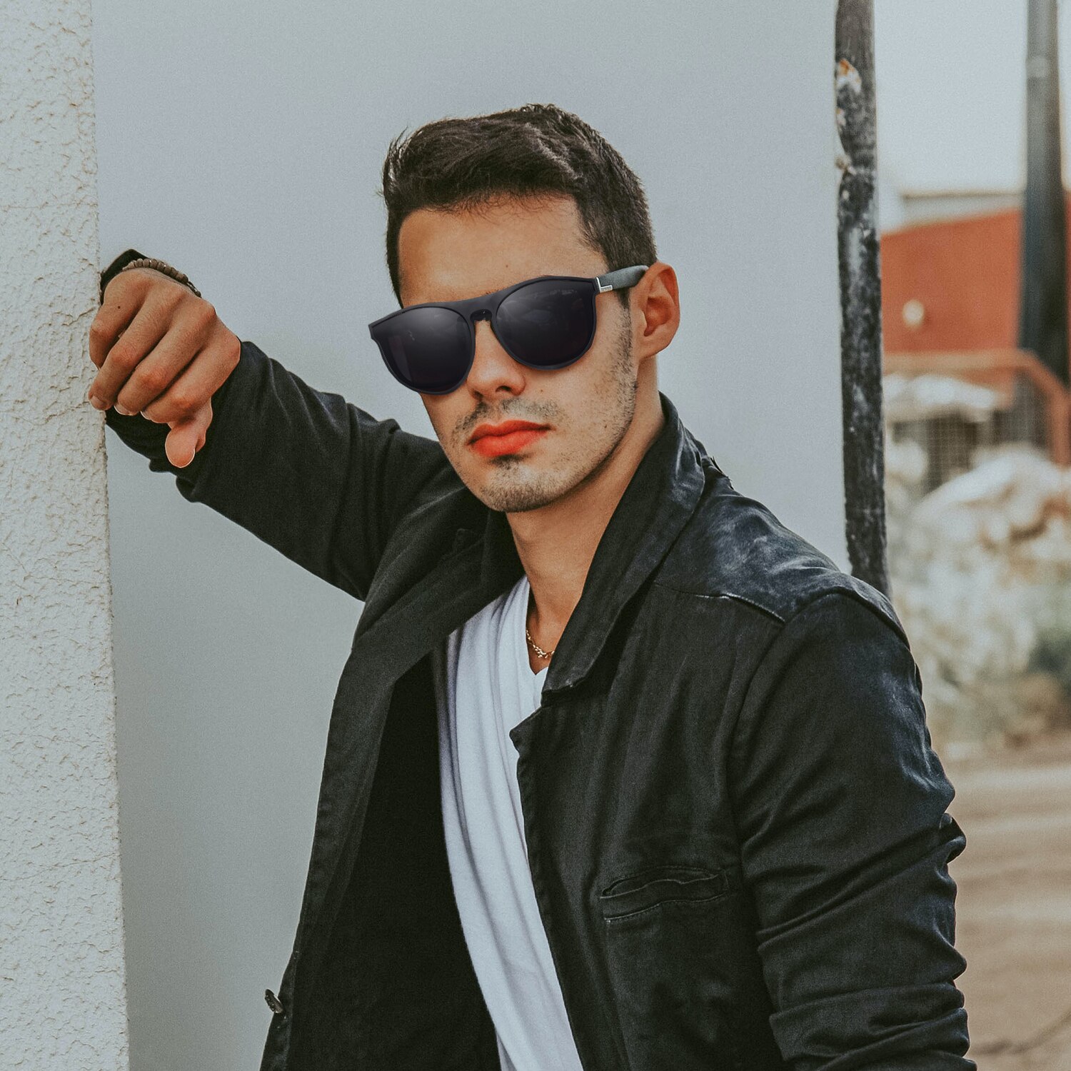 Clip-on Polarized Sunglasses Women Men Black Anti-Glare Driving Glasses with Flip Up for Prescription Glasses UV400 Eyewear