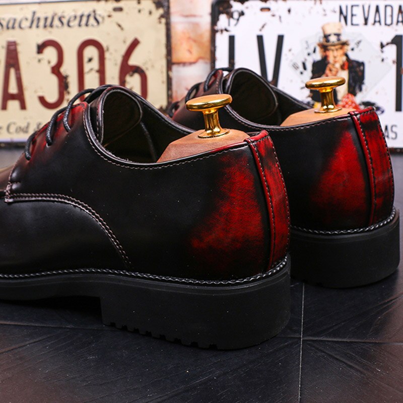 Italiensk stil män läderskor svart/röd affärsklänning skor läder snörning spetsig tå liten metallspets formell zapatos hombre
