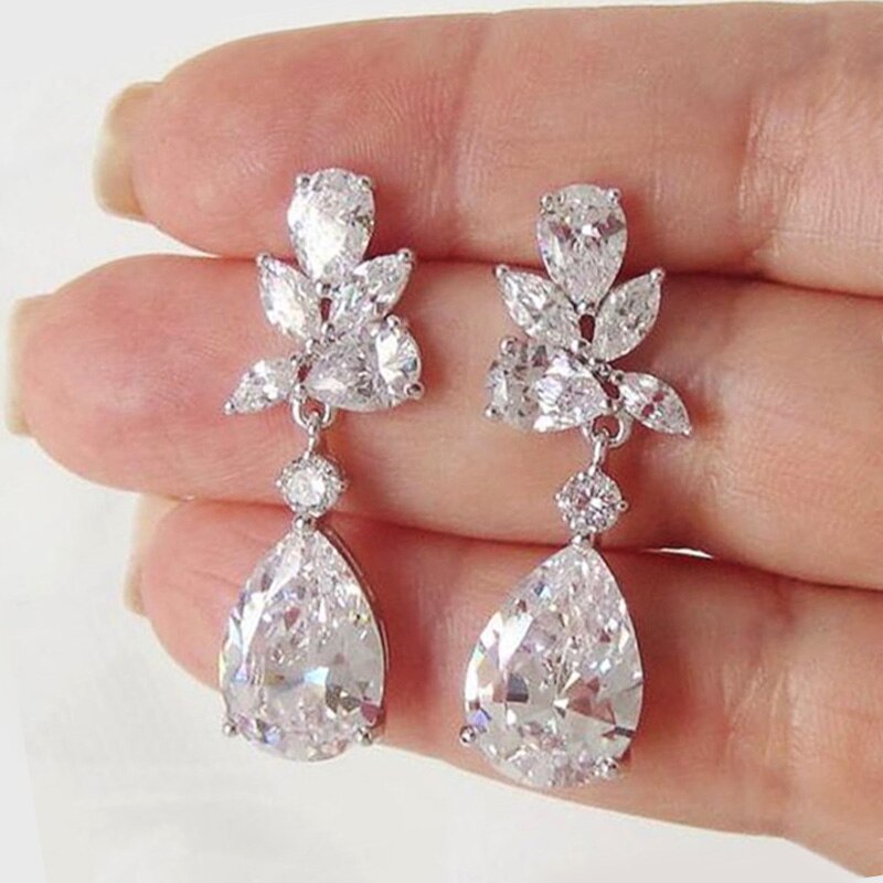 Huitan kristallen oorbellen met glinsterende zirkonia steentjes, elegante damesoorbellen in zilverkleur, trendy sieraden