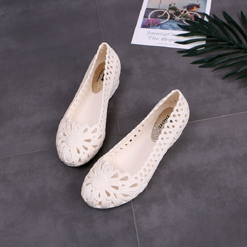 plastic sandals women hollow out slip on wedges jelly sandals walking shoes beach sandals big size 41 4h81