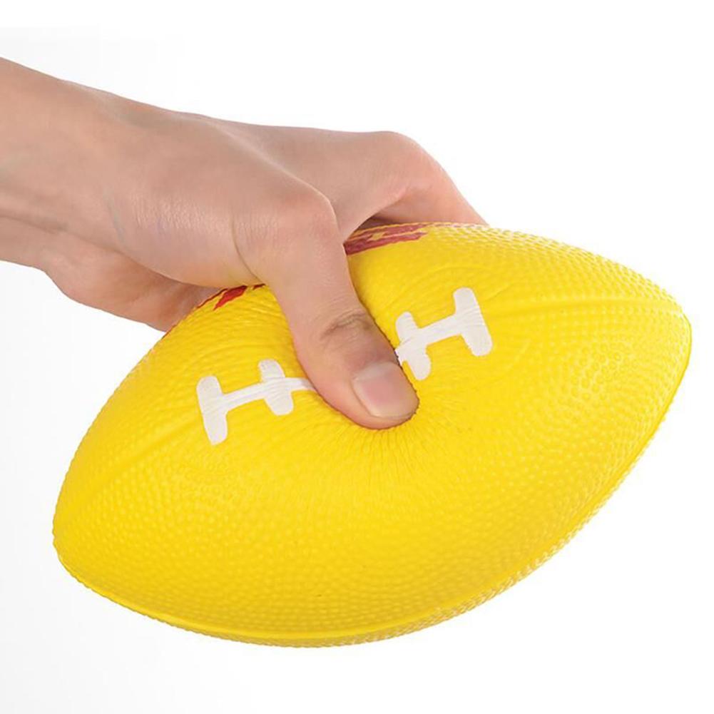 Mini blød standard pu skum amerikansk fodbold fodbold rugby squeeze ball børn voksne fødselsdag jul fodbold farve tilfældig