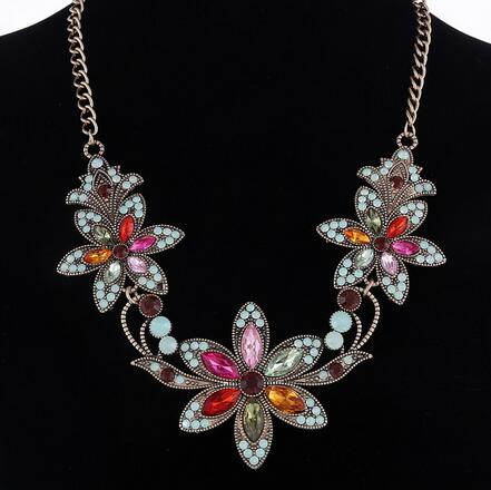 Moda biżuteria kobiety luksusowy kołnierzyk z kryształu górskiego kolorowy kryształ kolia kwiatowa Choker kreatywne naszyjniki wisiorki kobiety biżuteria: XL811