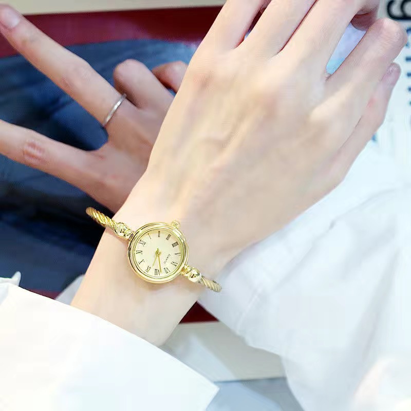 Damen Armbanduhr Gold Armband Kleines Zifferblatt Elegante Uhr Neue Nette Frauen Stahl Armband Uhr Quarz Armbanduhr: Rosa