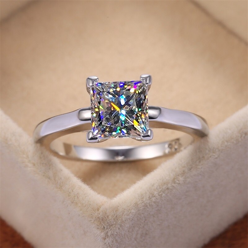 CAOSHI Einfache Solitär Prinzessin schneiden Zirkonia Versprechen Ringe für Frauen Silber Farbe empfindlich Hochzeit Partei Schmuck