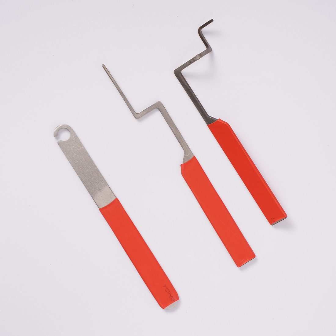 The lock box of the casement window is jammed and cannot be opened, suitable for outward-opening windows that are stuck