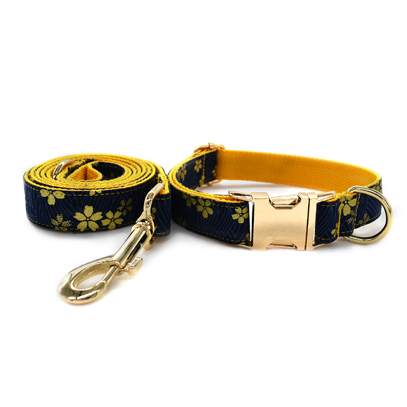 Collier à graver nom et identification du téléphone, nœud pour chien, chiot, boucle en métal, fabricant de collier à fleurs, prix d'usine, 4 tailles