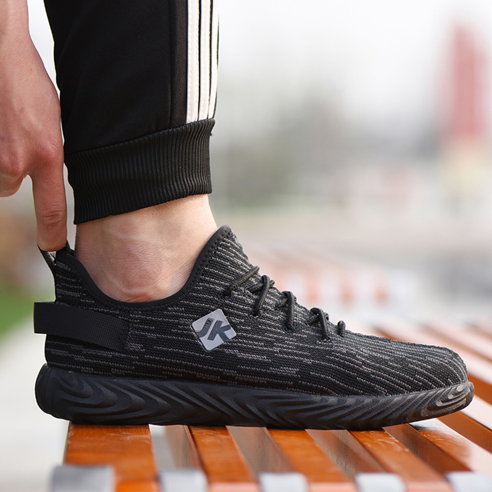 Steel Toe Safety Shoes Labor Protection Shoes for Men Women Work Sneakers Breathable Lightweight Industrial & Construction Shoe