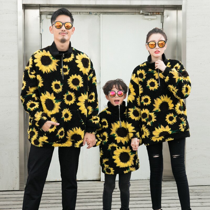 Blomma mamma pappa dotter son matchande kläder mamma och jag klänningar familj matchande t-shirts tröjor toppkläder: 1pc tröjor / S