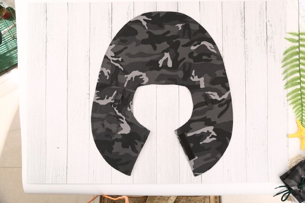 Parrot Anti-Scratch Shoulder Protector Hang Bird Anklet Toys Multi-Functional Pet Shoulder Pad Diaper Shawl for Small Medium: Gray Shawl