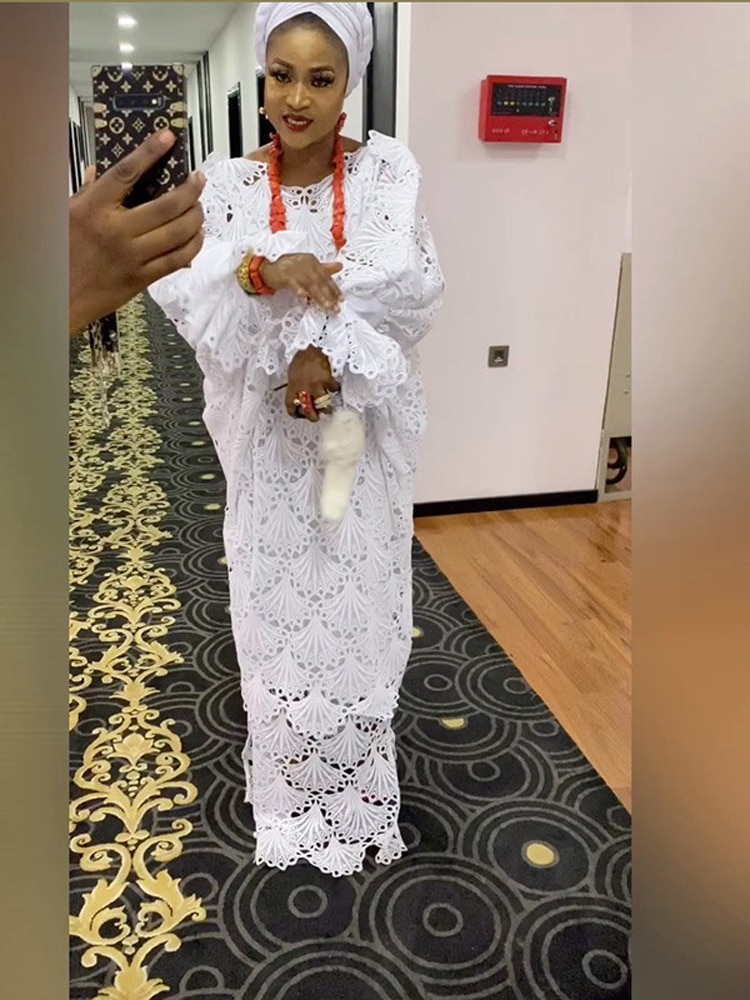 Aankomst Twee Stuk Afrikaanse Jurken Voor Vrouwen Exquisite Hollow Out Witte Jurk Lange Mouw Losse Soort Mode Stijl kleding