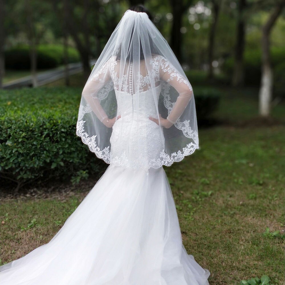 Echte Foto &#39;S Een Layer Kant Applicaties Edge Korte Woodland Bruiloft Sluiers Met Kam Wit Ivoor Bridal Veils