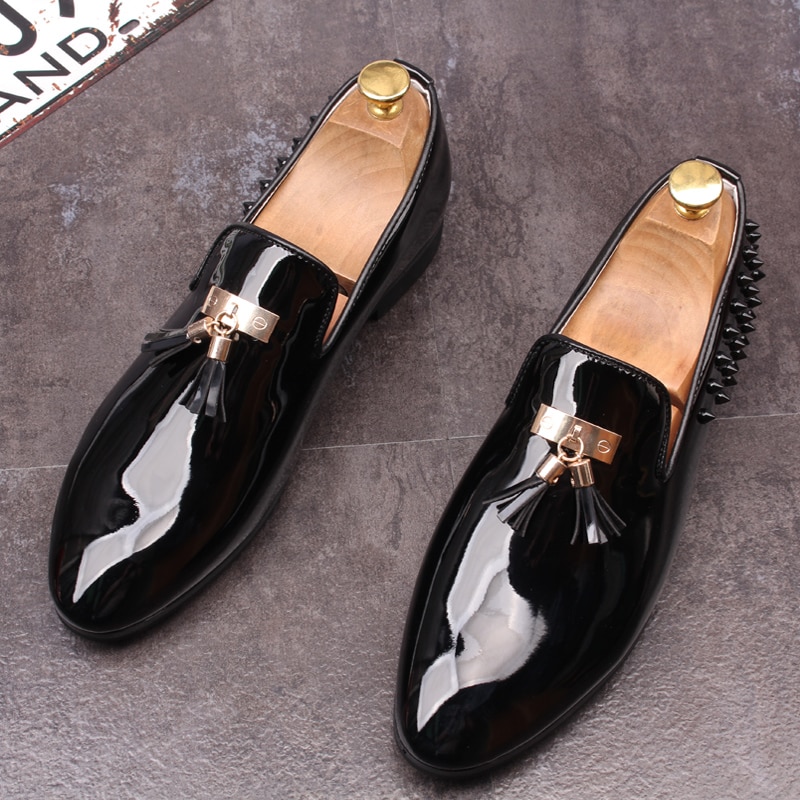 Herre luksus punk natklub kjoler lak kvaster sko slip-on køre oxfords sko sort rød loafers sapatos