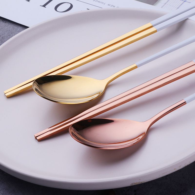 måke 18/10 koreansk rustfritt stål matte spisepinner skje sett lang håndtak flate glidende spisepinner dessert skjeer servise sett