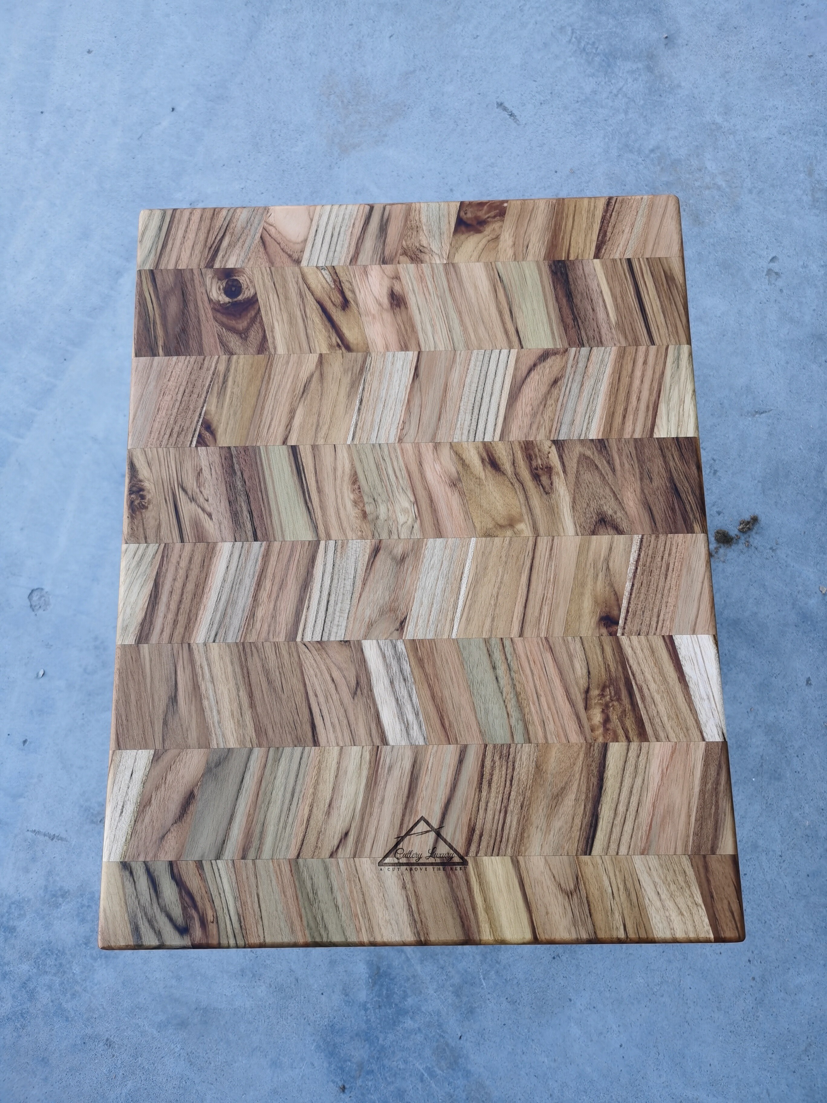 natural teak wood cutting board