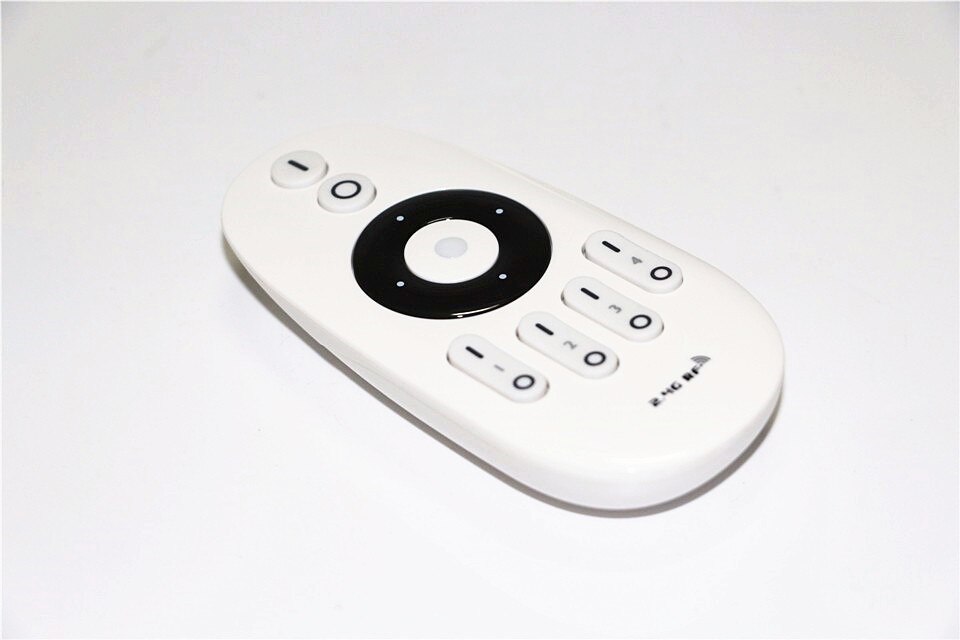 Dimbar mi lys 2.4g 4- sone enkelt farge / hvit / varm hvit trådløs rf fjernkontroll for led pære led stripe lys