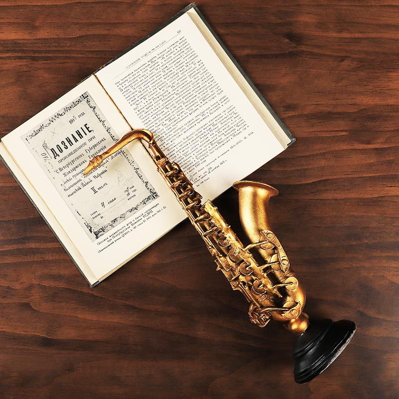 Noordse vintage viool saxofoon model ornamenten muziekinstrument standbeeld huisdecoratie woonkamer sculptuur moderne kunst ambachten