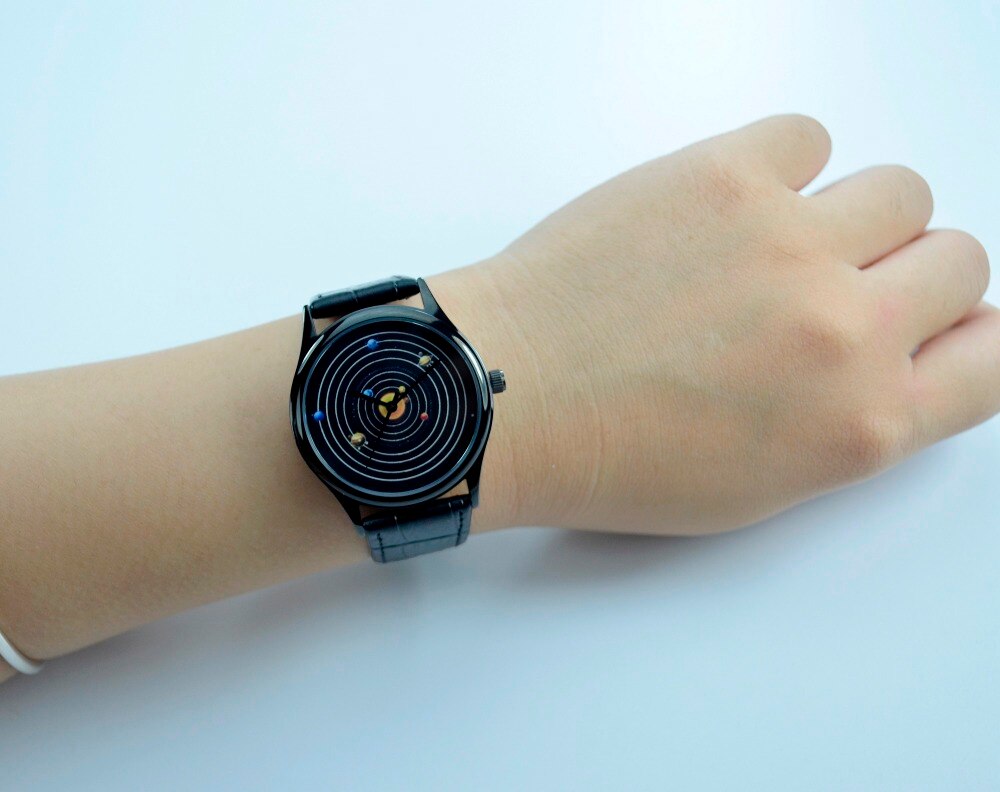 Système solaire montre boîtier noir I hommes montre I femmes montre dans le monde entier je bienvenue
