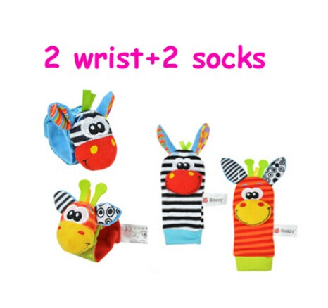 4 stk/parti sozzy babylegetøj havebug håndledsrangle og fodstrømper 4 stil (2 håndledsrangler 2 sokker) til babyer: Hvid