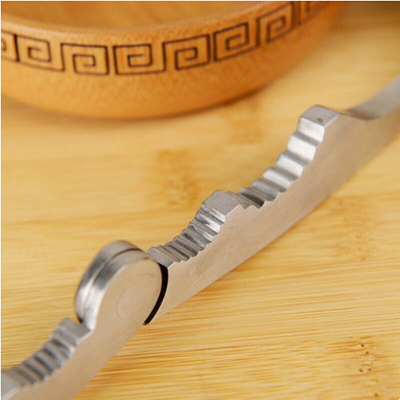 Adjustable Stainless Steel Nut Cracker Multifunction Super Thick Nut Clip