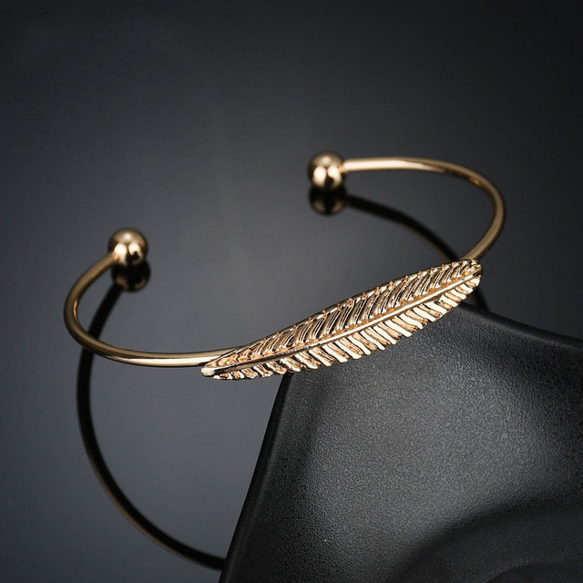 Trendy Knot Charm Bracelets Bangles Feather Heart Love Bangles for Women Rose Gold Jewelry Open Cuff Pulseiras Party: RED