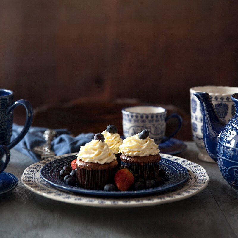 Dishes and plates Blue embossed flower dinner plate and coffee pot