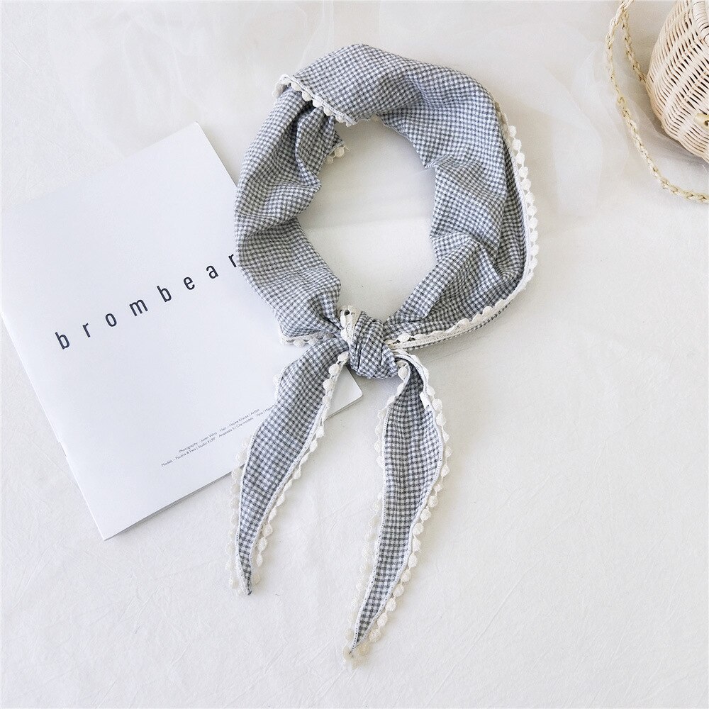 Kvinders plaid silkehår hoved tørklæde hovedbånd med blomsterblonde trekantede halstørklæder til kvinder bandana femme: Sort