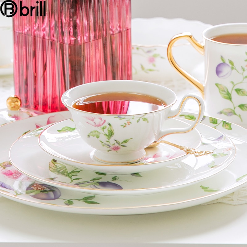 Nordic Stijl Koninklijke Thee Cup Schotel Wit Kleine Porseleinen Koffie Cup Set Theepot Luxe Drinkware Thee Kopjes En Schotel Sets tazas