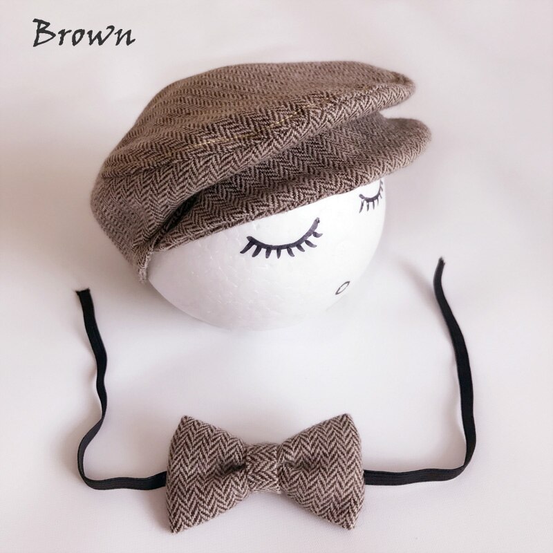 Gorro para bebê recém-nascido, boné fofo com palmilha + gravata borboleta para fotografia e adereço para meninos: Marrom