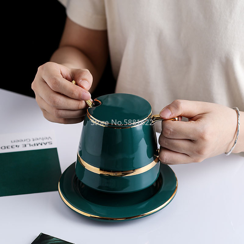Europäische Luxuriöse Keramik Kaffee Tasse setzt4Stck Mit Deckel Schüssel Löffel Kasten Anzug Tassen Milch Tee Kaffee Grün Getränk 450ml
