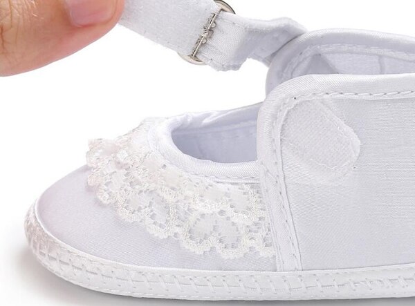 Baby piger sko nyfødte hvid satin blonder spædbarn sko forvandrere små piger krybbe sko skridsikre dåb bryllup høj cut